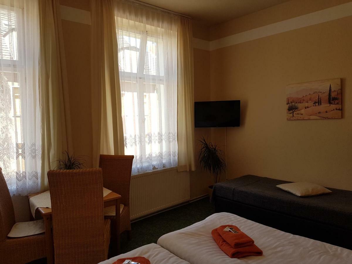 Pension Zum Birnbaum Brandenburg  Esterno foto