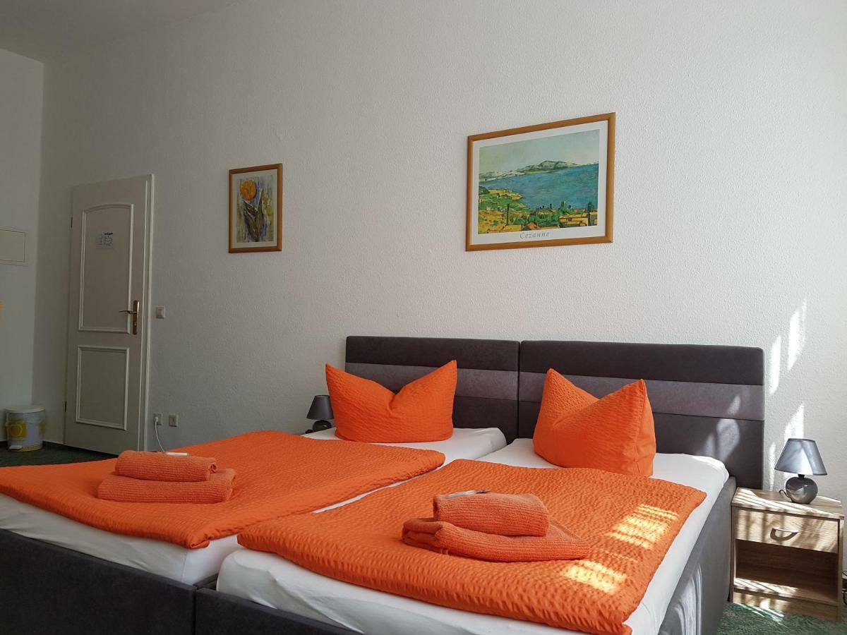 Pension Zum Birnbaum Brandenburg  Esterno foto